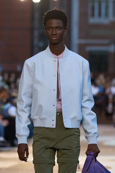 Look 69
